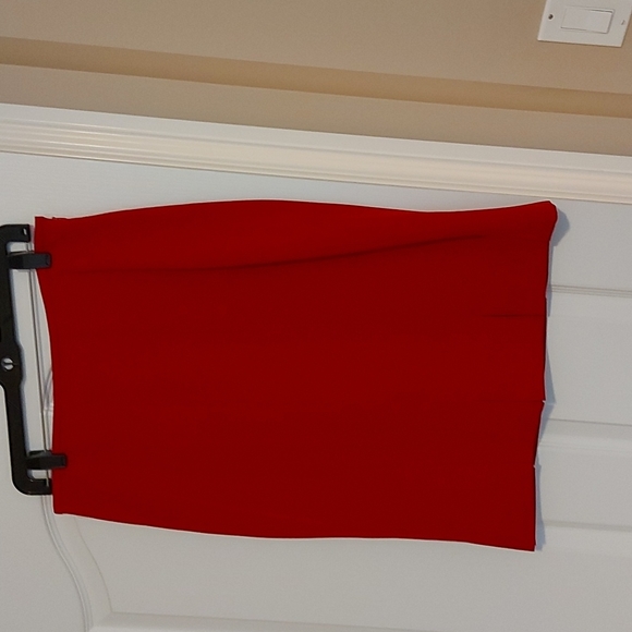 Skirt - Picture 2 of 2